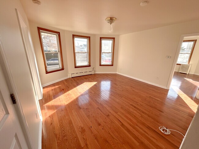 Building Photo - 138 Marsellus Pl