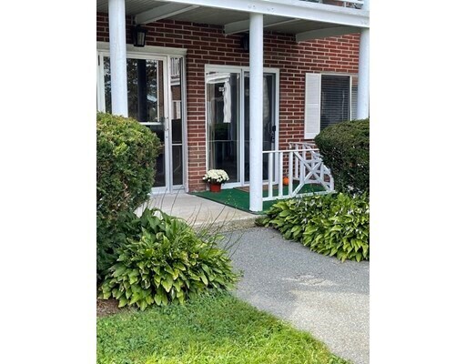 Building Photo - 28 Bayberry Dr
