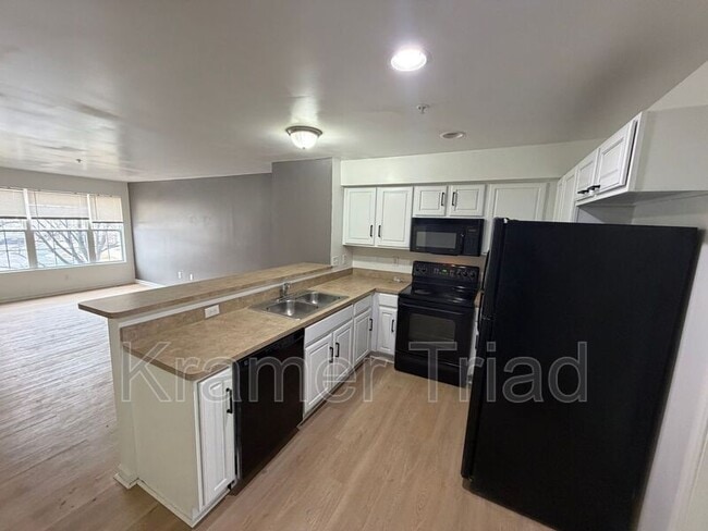 Building Photo - 1152 Faulkner