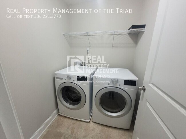 Building Photo - **MOVE IN SPECIAL - $350 OFF** Excellent 2...
