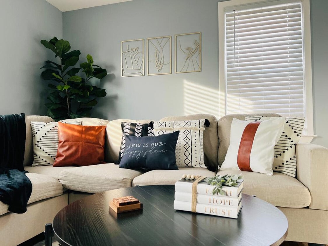 Primary Photo - 508 Elm St