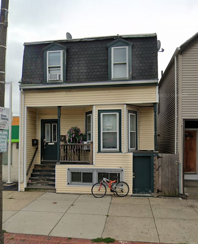 Primary Photo - 319A Bennington St