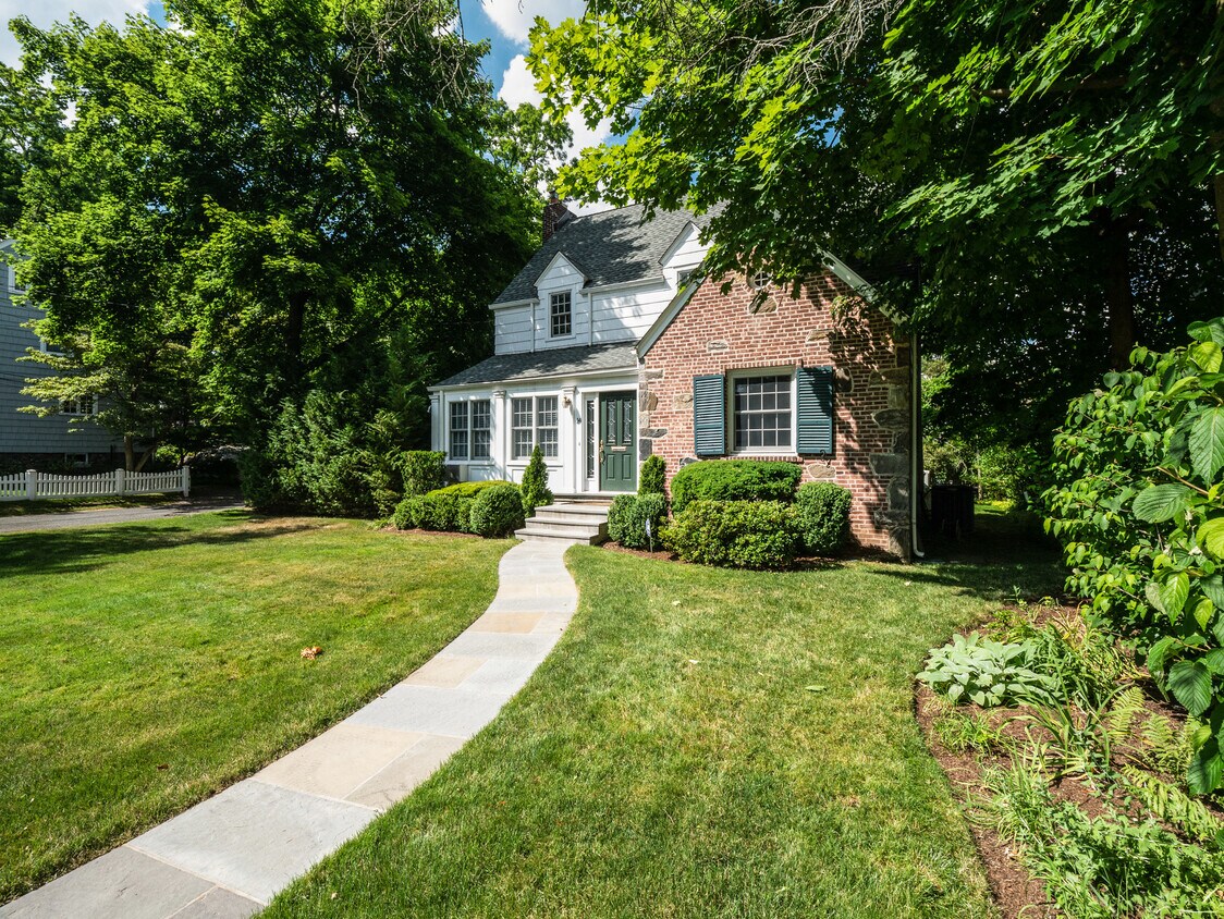 14 Central Ave, Rye, NY 10580 House Rental in Rye, NY