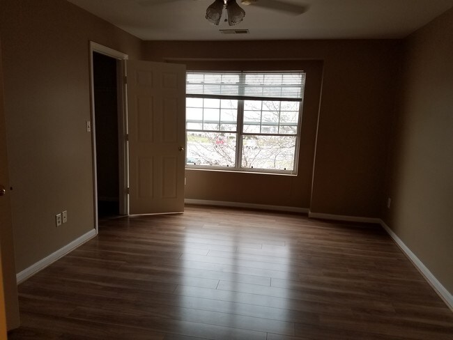 room 1 - 11009 Kinship Ct