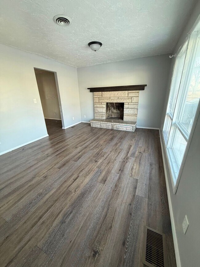 Foto del edificio - 2 Bedroom / 1 Bath - Daleville Schools