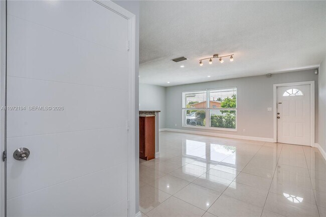 Foto del edificio - 2620 NW 83rd Ave