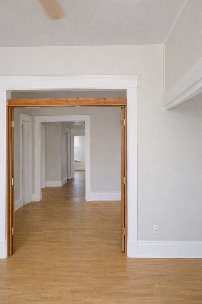 Building Photo - 843-SUM