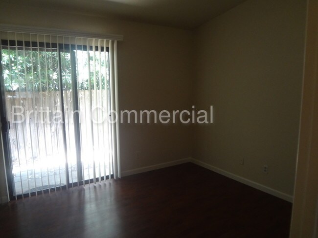 Building Photo - 5909 Country Ln