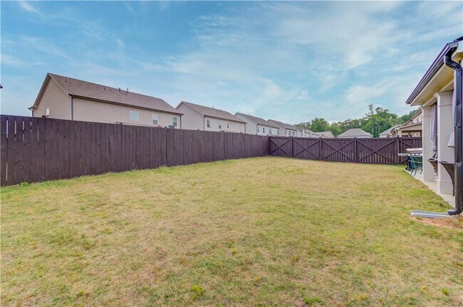 Foto del edificio - 404 Henson Farm Dr