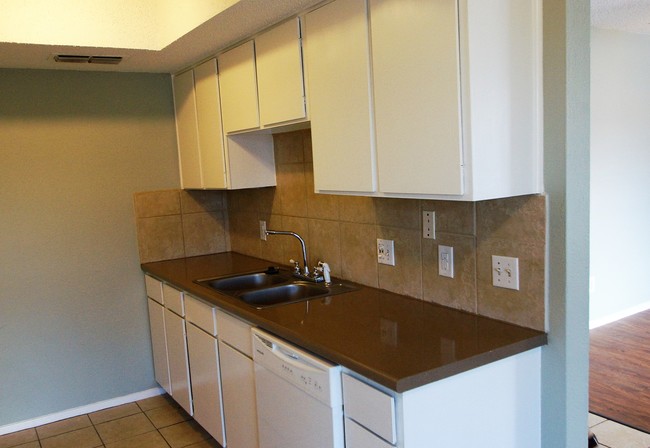 Encimeras de cocina nuevas - Pecan Creek Apartments