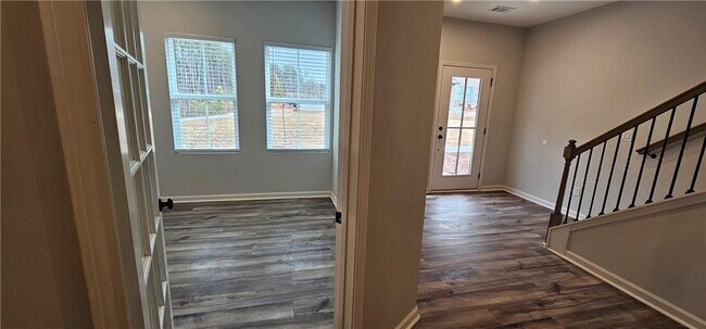 Building Photo - 908 Colton Dr