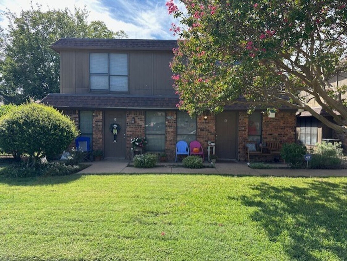 Primary Photo - EL CAMPO 4909 C