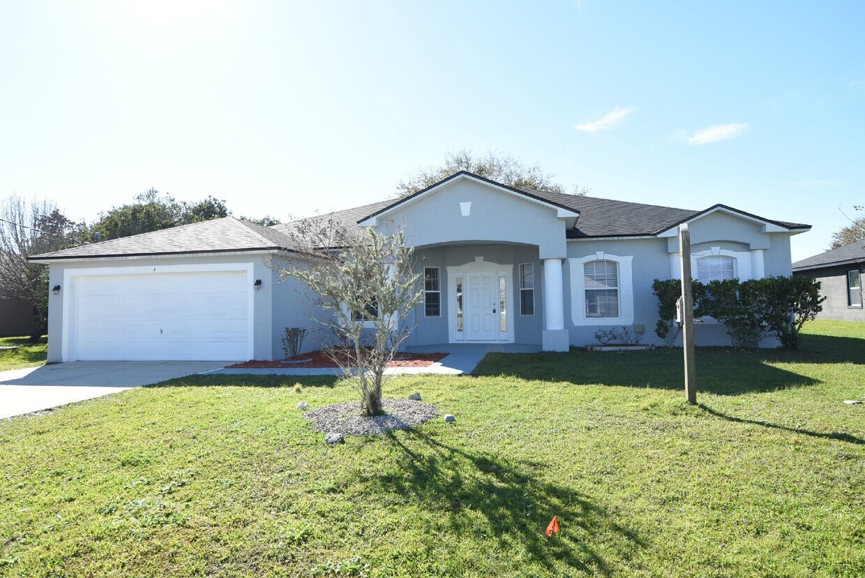 Foto principal - 4 bed, 2 bath located in Matanzas Woods su...