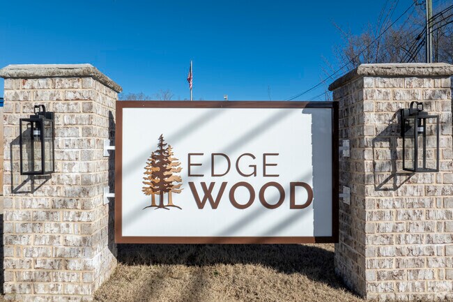 Foto del edificio - Edgewood Condos