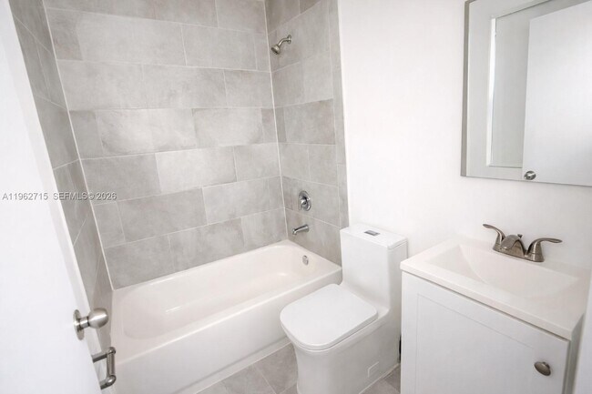 Foto del edificio - 402 NW 12th Ave