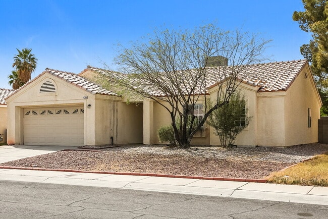 Building Photo - 4705 Wild Oak Way