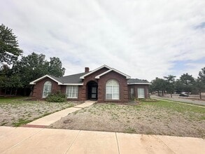 Building Photo - 1800 Dukes Dr