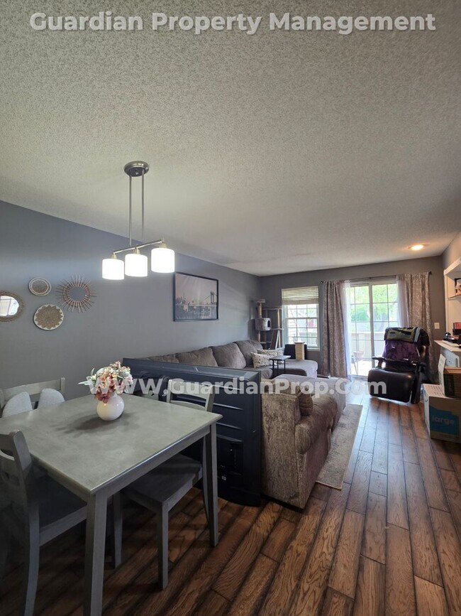 Foto del edificio - Plymouth Town Home (Wayzata Schools), Larg...