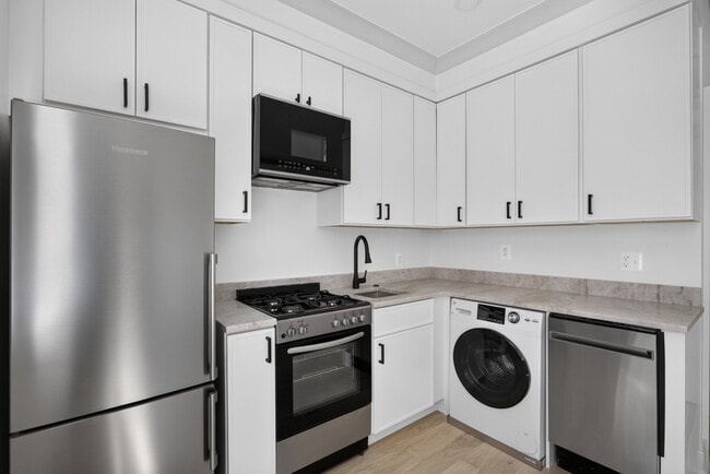 Photo - 311 East Capitol St SE (Washington, DC) Apartment