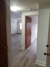 Building Photo - 908 Cook St