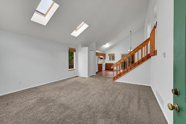 Foto del edificio - $2,495.00, 3 Bed 2 Bath tri-level home loc...