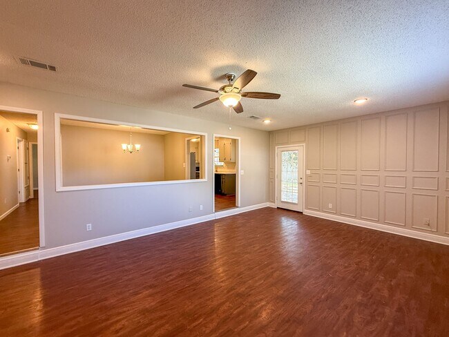 Foto del edificio - 3 Bedroom 2 Bath Home for Rent in Charter ...
