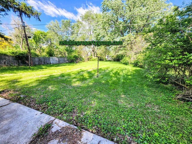 Foto del edificio - New Listing in Fort Wayne