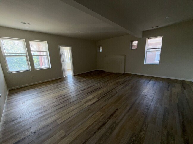 Foto del edificio - 5909 Cates Ave