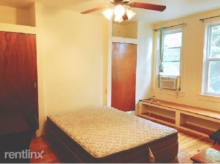Building Photo - 5 br, 2 bath House - 1045 Fleming Ave