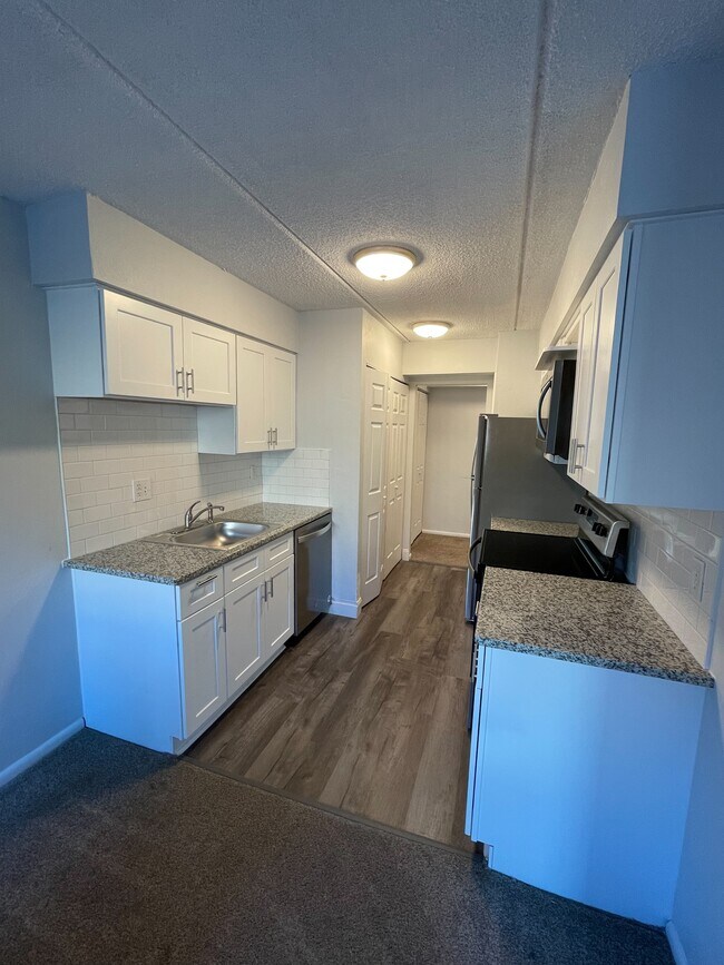 Cocina - 600 Campbell Cir