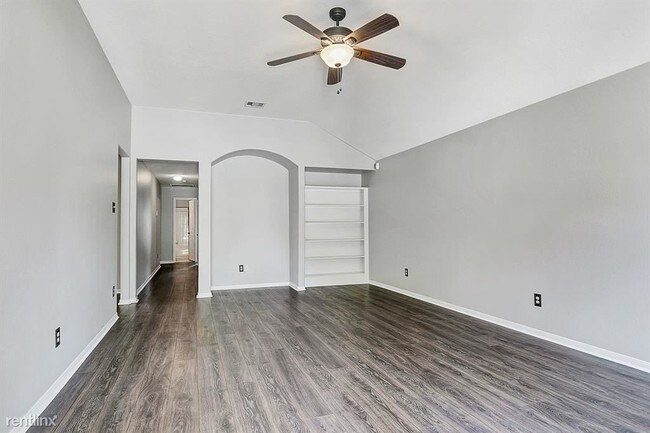 Building Photo - 3 br, 2 bath House - 2331