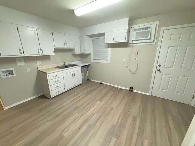 Foto del edificio - 2bed/1ba Apt off S Main Kannapolis close to Downtown Kannapolis & Hwy 73