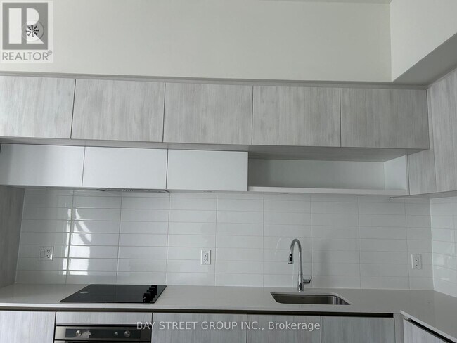 Photo du bâtiment - 6 Steckley House Ln