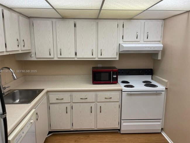 Building Photo - 7845 Camino Real