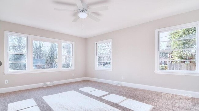 Building Photo - 1437 Springwood Ln