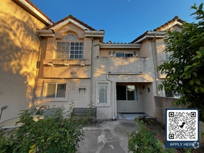 Building Photo - 556 N 5th St