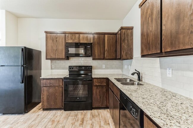 Building Photo - 2416 Alterman Dr