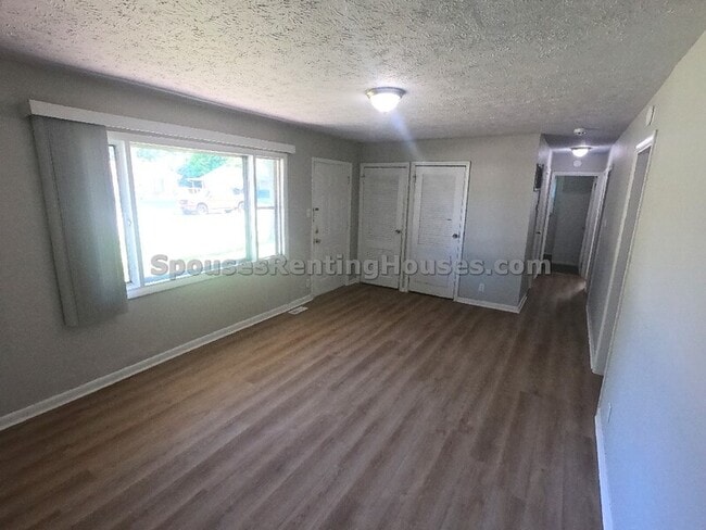Building Photo - 5126 Thrush Dr