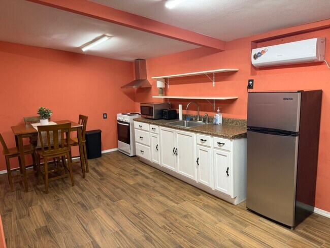 Kitchenette - 27163 White Ranch Rd