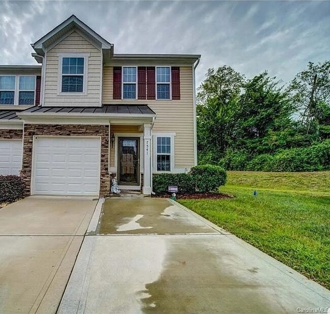 Building Photo - 7541 Red Mulberry Way
