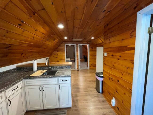 Foto del edificio - 8 Tow Truck Way