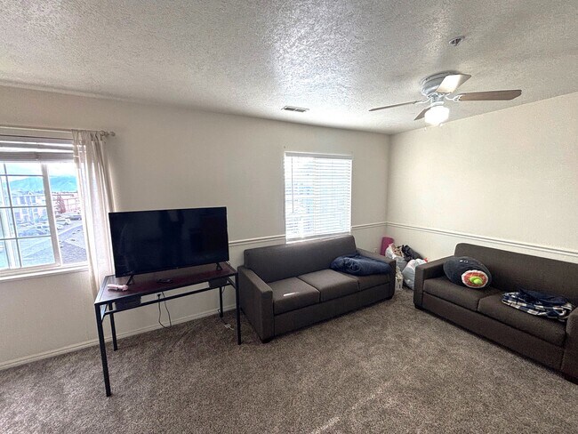 Building Photo - 112 W 1230 N