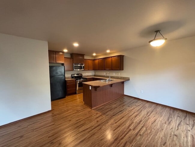 Foto del edificio - DHALIWAL2