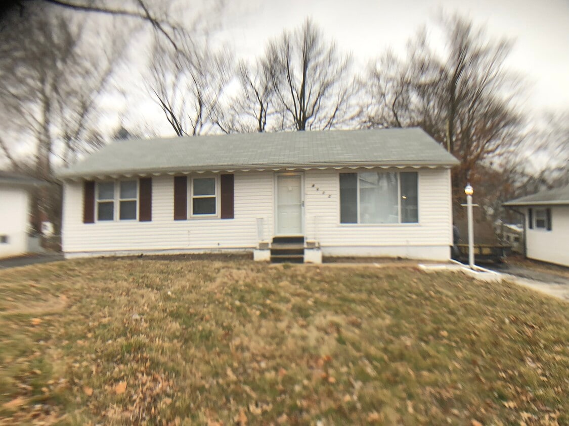 8612 Elwyn Dr, Hazelwood, MO 63042 House for Rent in Hazelwood, MO