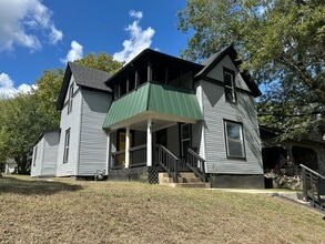Building Photo - 614 N Wall Ave