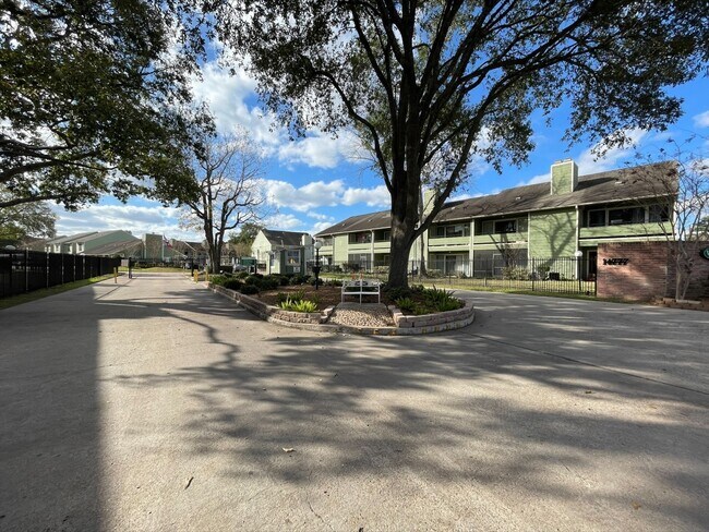 Building Photo - 14777 Wunderlich Dr