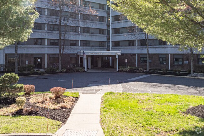 Entrada - Wilentz Senior Residence