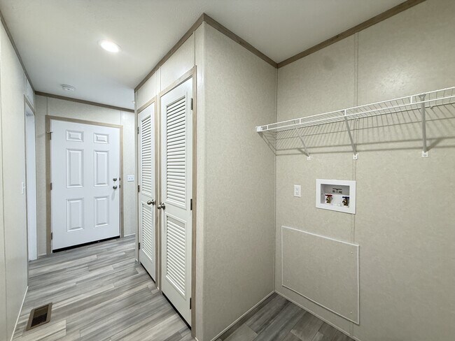 Building Photo - 29773 W Deerfield Ct