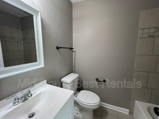 Building Photo - 5206 Corkwood Dr
