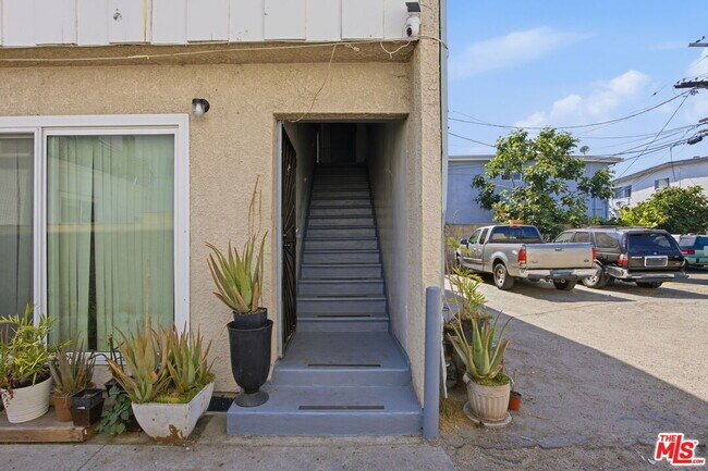 Foto del edificio - 4841 W 18th St